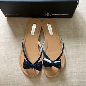 NIB INC Bow Flip Flops Eclipse Blue 7.5M